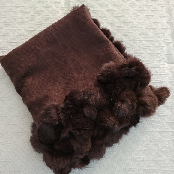 Valerie Stevens scarf - Picture 2 of 5